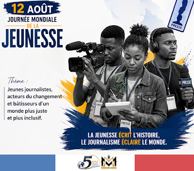 Jeunes journalistes lors de la Journée internationale de la jeunesse